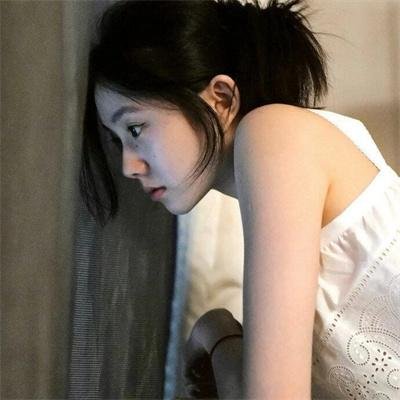 月半爱丽丝