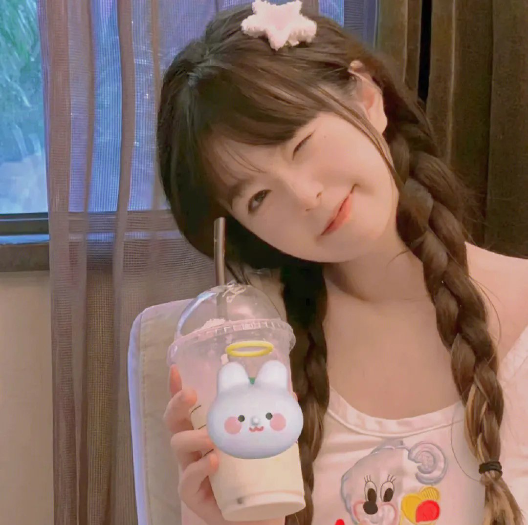 她不土，她是我妹妹